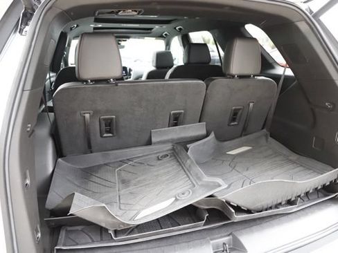Used 2023 Chevrolet Traverse RS AWD/4WD image 5