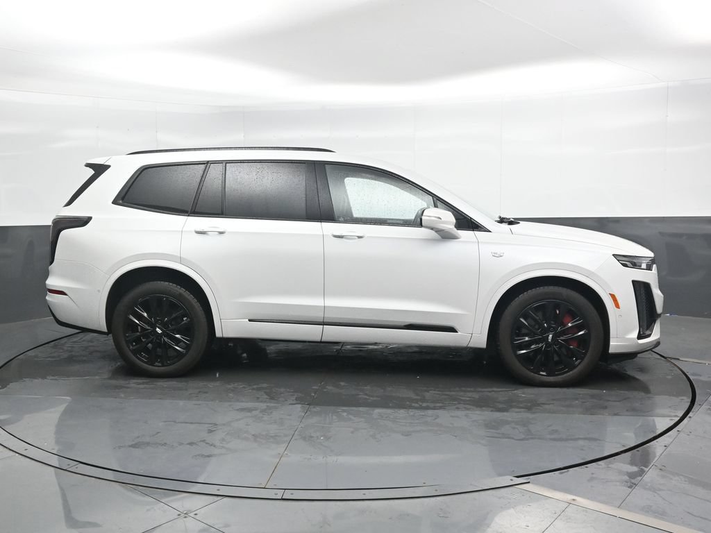 Used 2024 Cadillac XT6 Sport w/ LPO, ONYX Package AWD/4WD image 3