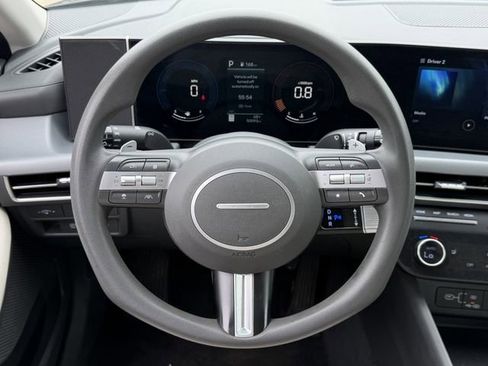 Used 2025 Hyundai Sonata SEL FWD image 12