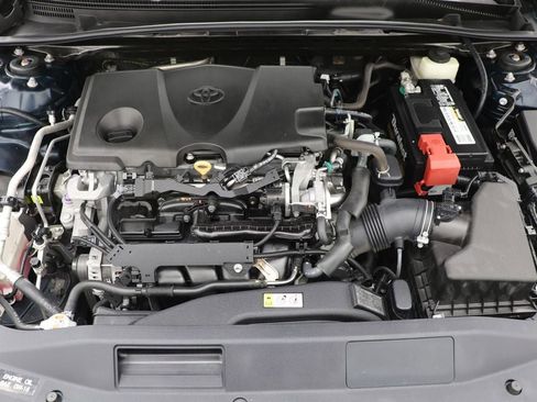 Used 2018 Toyota Camry LE image 26