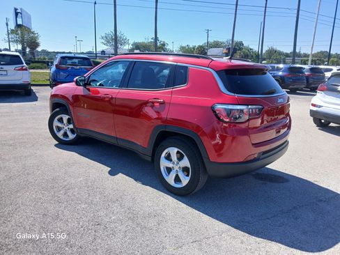 Used 2020 Jeep Compass Latitude w/ Popular Equipment Group FWD image 4