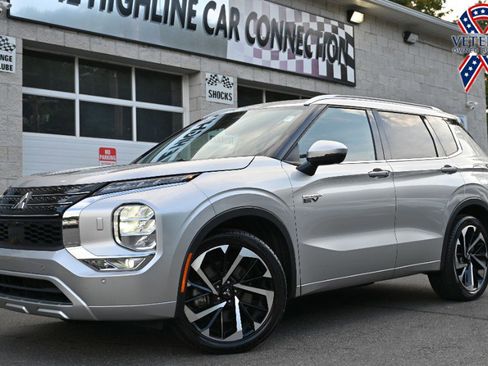 Used 2023 Mitsubishi Outlander SEL image 1