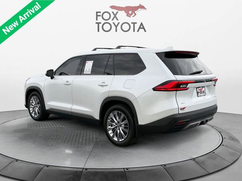Used 2024 Toyota Grand Highlander AWD image 4