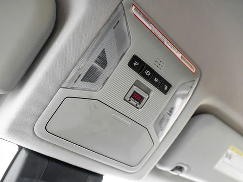 Used 2019 Toyota RAV4 LE FWD image 34