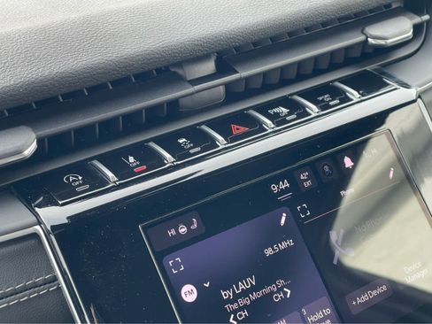 New 2025 Jeep Grand Cherokee Altitude image 13