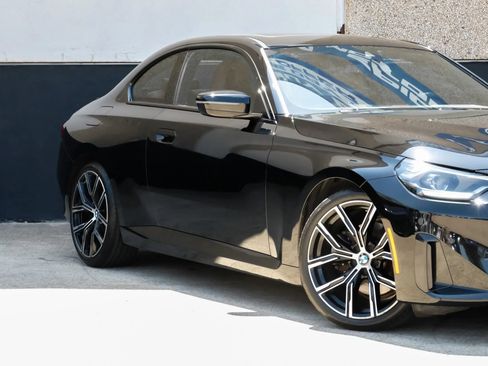 Used 2024 BMW 230i Coupe w/ Convenience Package RWD image 7