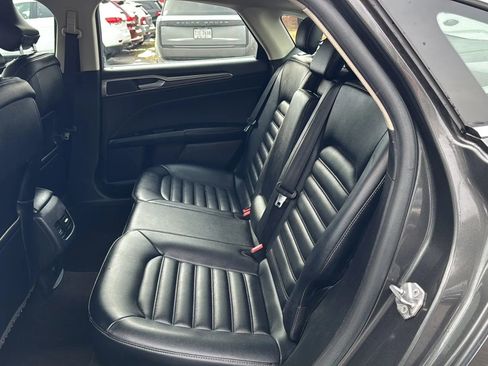 Used 2019 Ford Fusion SEL image 11