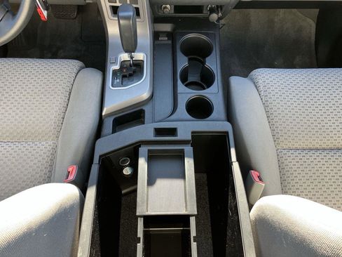 Used 2010 Toyota Tundra 4x4 Double Cab image 18