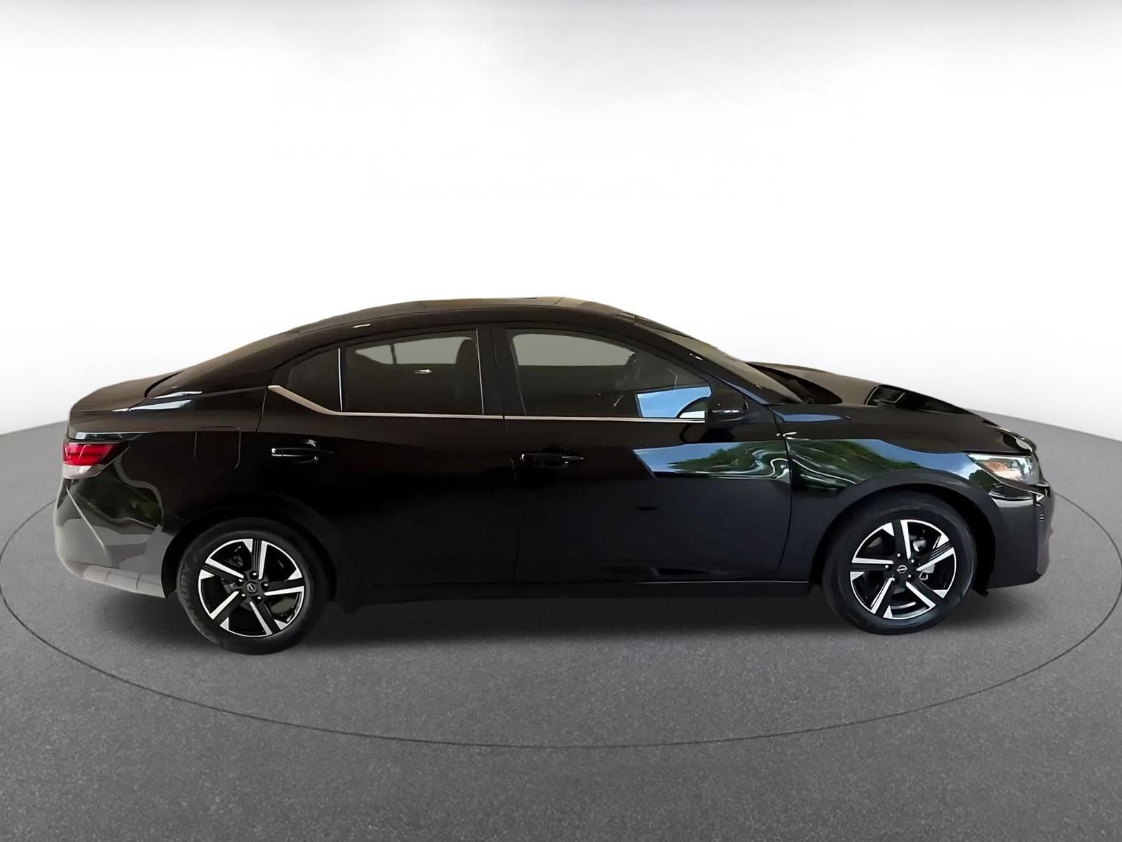 Used 2025 Nissan Sentra SV FWD image 15
