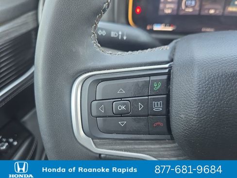 Used 2024 Jeep Wagoneer Series III AWD/4WD image 23