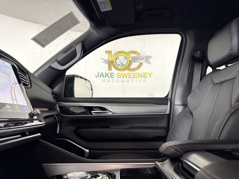 New 2026 Jeep Grand Wagoneer 4WD w/ Premium Group I image 28