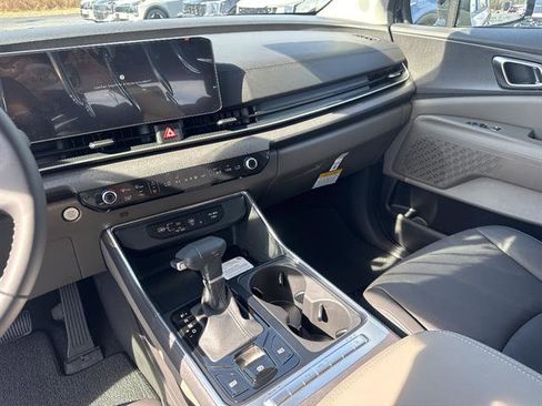 New 2026 Kia Carnival EX image 12