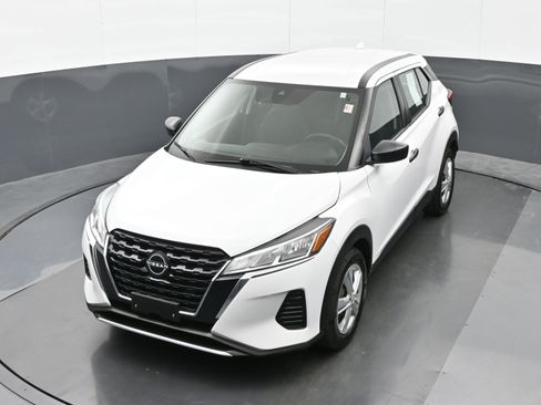Used 2022 Nissan Kicks S FWD image 35