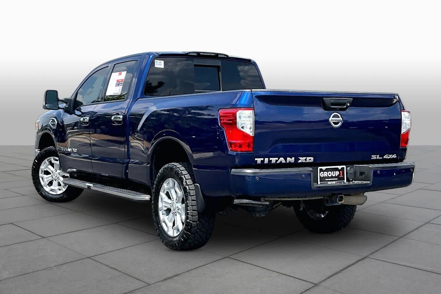 Used 2017 Nissan Titan SL AWD/4WD image 12