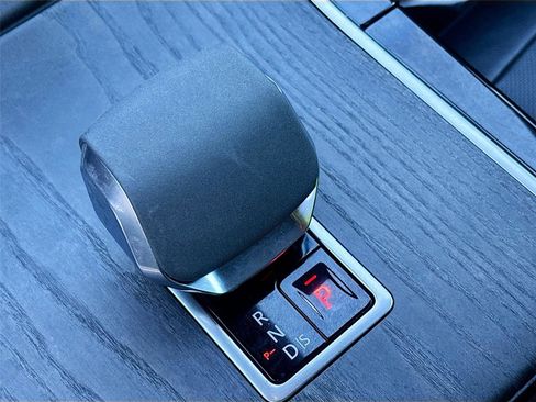 Used 2024 Land Rover Range Rover Evoque Dynamic SE image 17