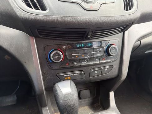 Used 2017 Ford Escape SE w/ SE Cold Weather Package AWD/4WD image 17