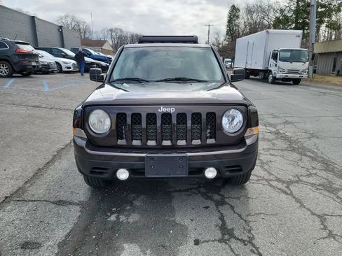 Used 2014 Jeep Patriot Latitude w/ Sun/Sound Group AWD/4WD image 2