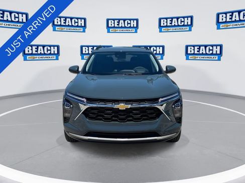 New 2026 Chevrolet Trax LT w/ Driver Confidence Package FWD image 3