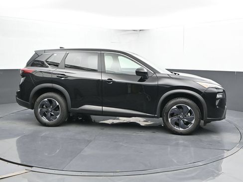 Used 2024 Nissan Rogue SV AWD/4WD image 4