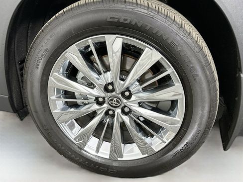 Certified 2024 Toyota Grand Highlander Platinum image 34