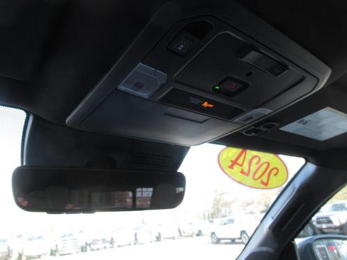 Used 2024 Toyota Tacoma SR5 AWD/4WD image 29