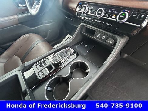 Used 2024 Honda Pilot Elite image 25