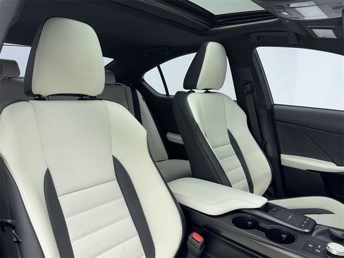 Used 2022 Lexus IS 350 F Sport image 43