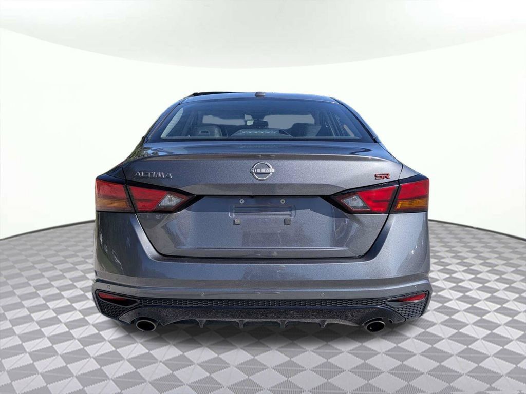 Used 2025 Nissan Altima 2.5 SR FWD image 4
