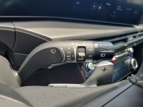 Used 2025 Hyundai Santa Fe SEL FWD image 27