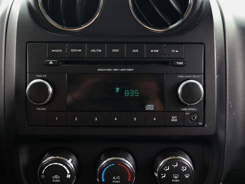 Used 2014 Jeep Patriot Sport FWD image 31