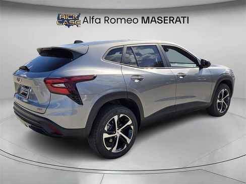 Used 2024 Chevrolet Trax RS w/ Driver Confidence Package image 6