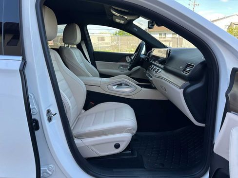 Used 2025 Mercedes-Benz GLE 450 4MATIC Coupe image 9