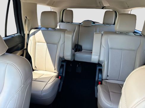 Used 2024 Ford Expedition XLT RWD image 29