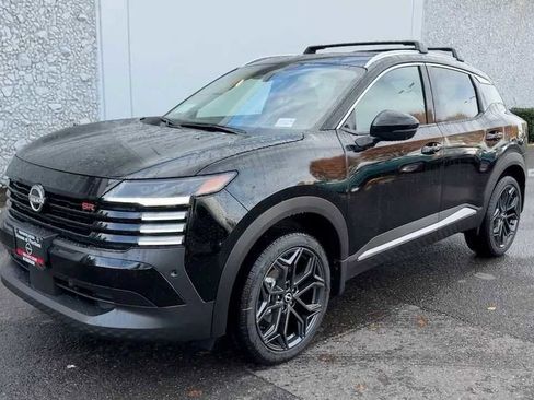 New 2026 Nissan Kicks SR w/ SR Premium Package image 4