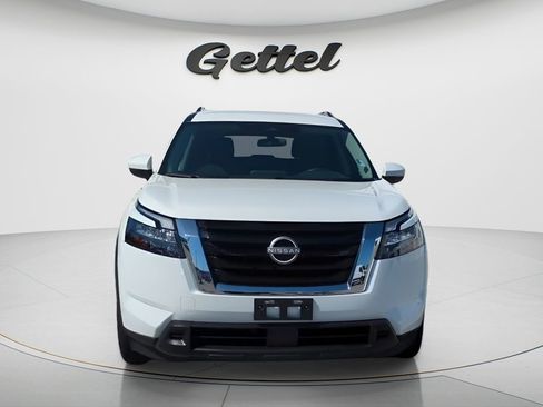 Certified 2025 Nissan Pathfinder SV image 8