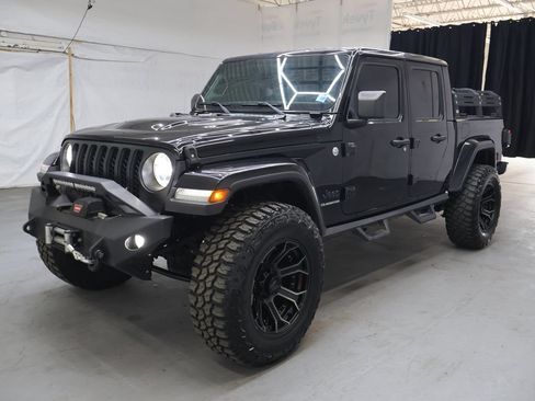 Used 2021 Jeep Gladiator Overland w/ Popular Equipment Package AWD/4WD image 3
