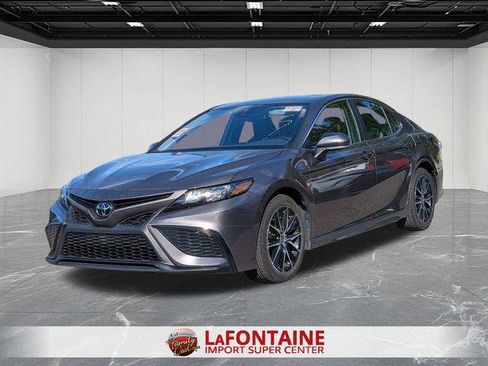 Certified 2024 Toyota Camry SE image 1