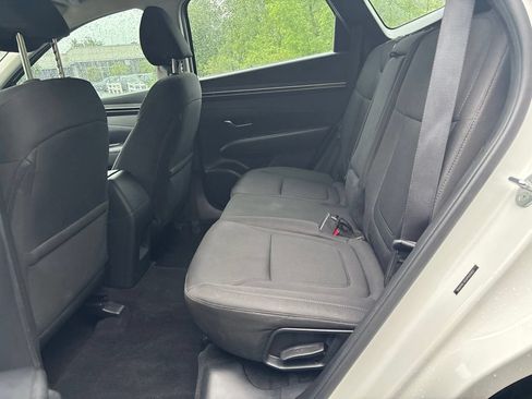 Used 2023 Hyundai Tucson SE AWD/4WD image 16