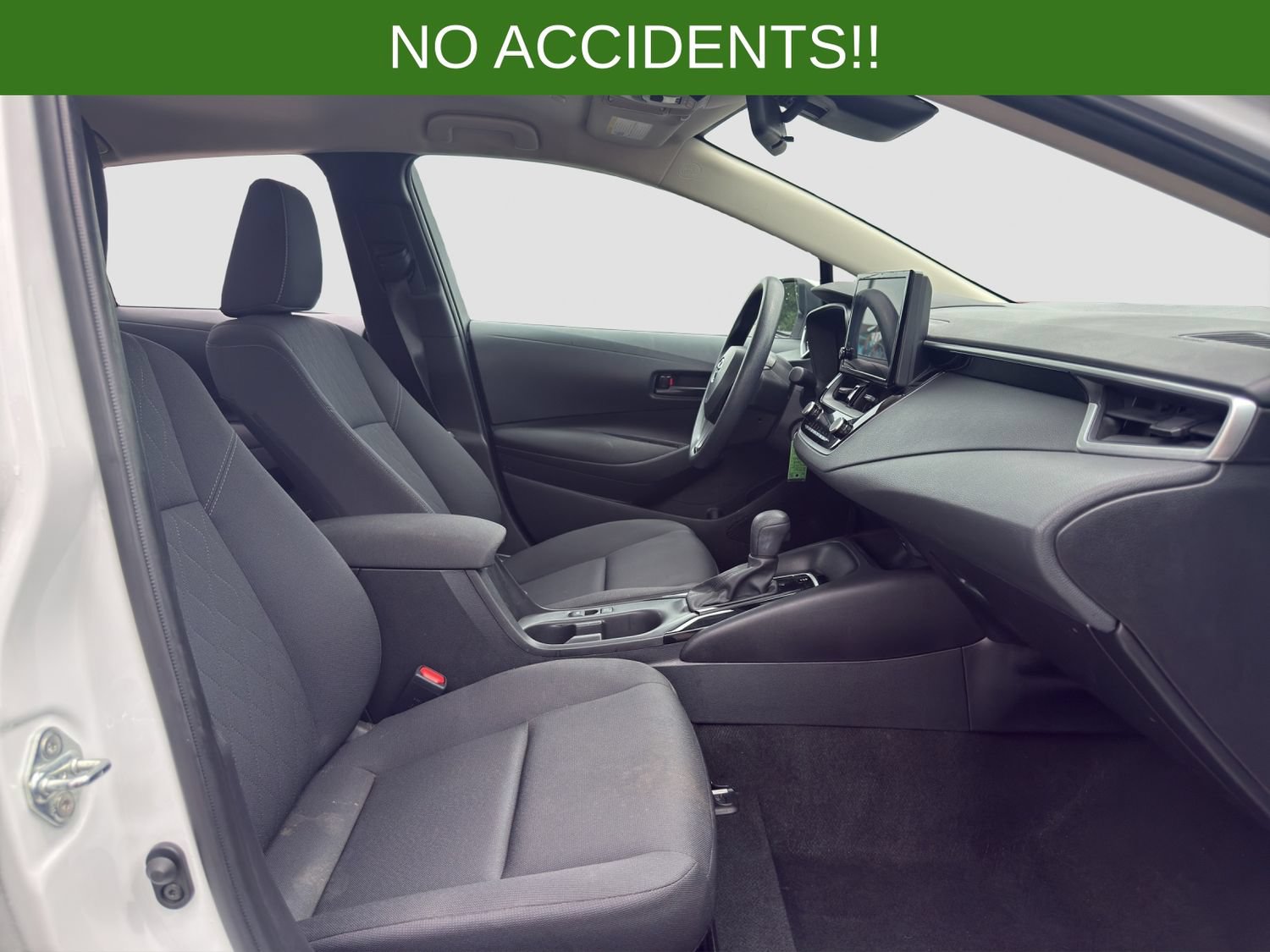 Used 2024 Toyota Corolla LE FWD image 17