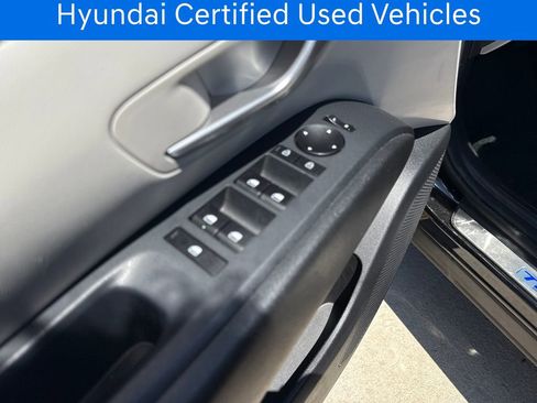 Used 2025 Hyundai Tucson SE FWD image 12