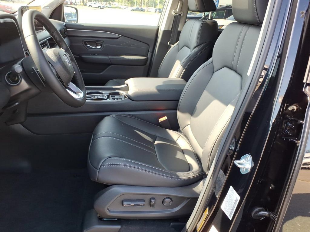 New 2026 Honda Pilot Touring image 13