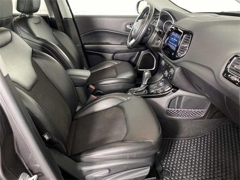 Used 2020 Jeep Compass Latitude image 11