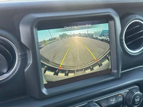 Used 2021 Jeep Wrangler Unlimited Rubicon 4xe w/ Steel Bumper Group image 29