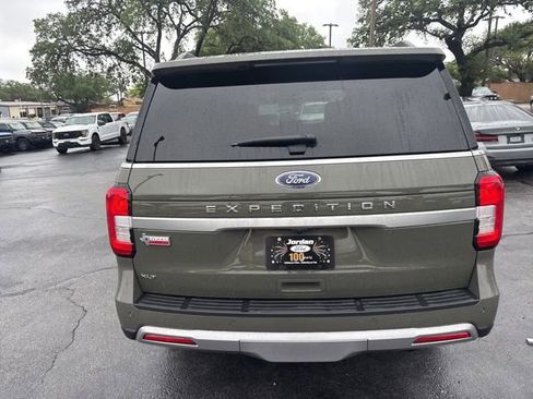 Used 2024 Ford Expedition XLT RWD image 5