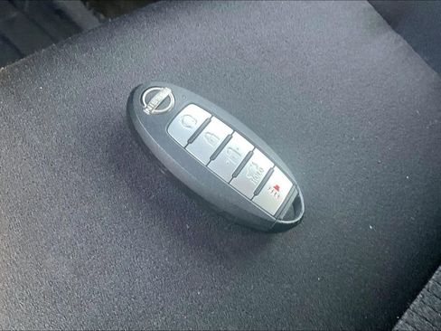 Used 2025 Nissan Altima 2.5 SV image 34