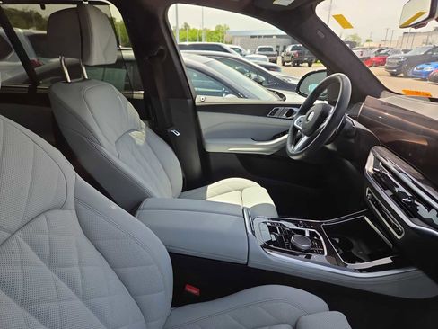 Used 2026 BMW X5 xDrive40i w/ M Sport Package AWD/4WD image 12