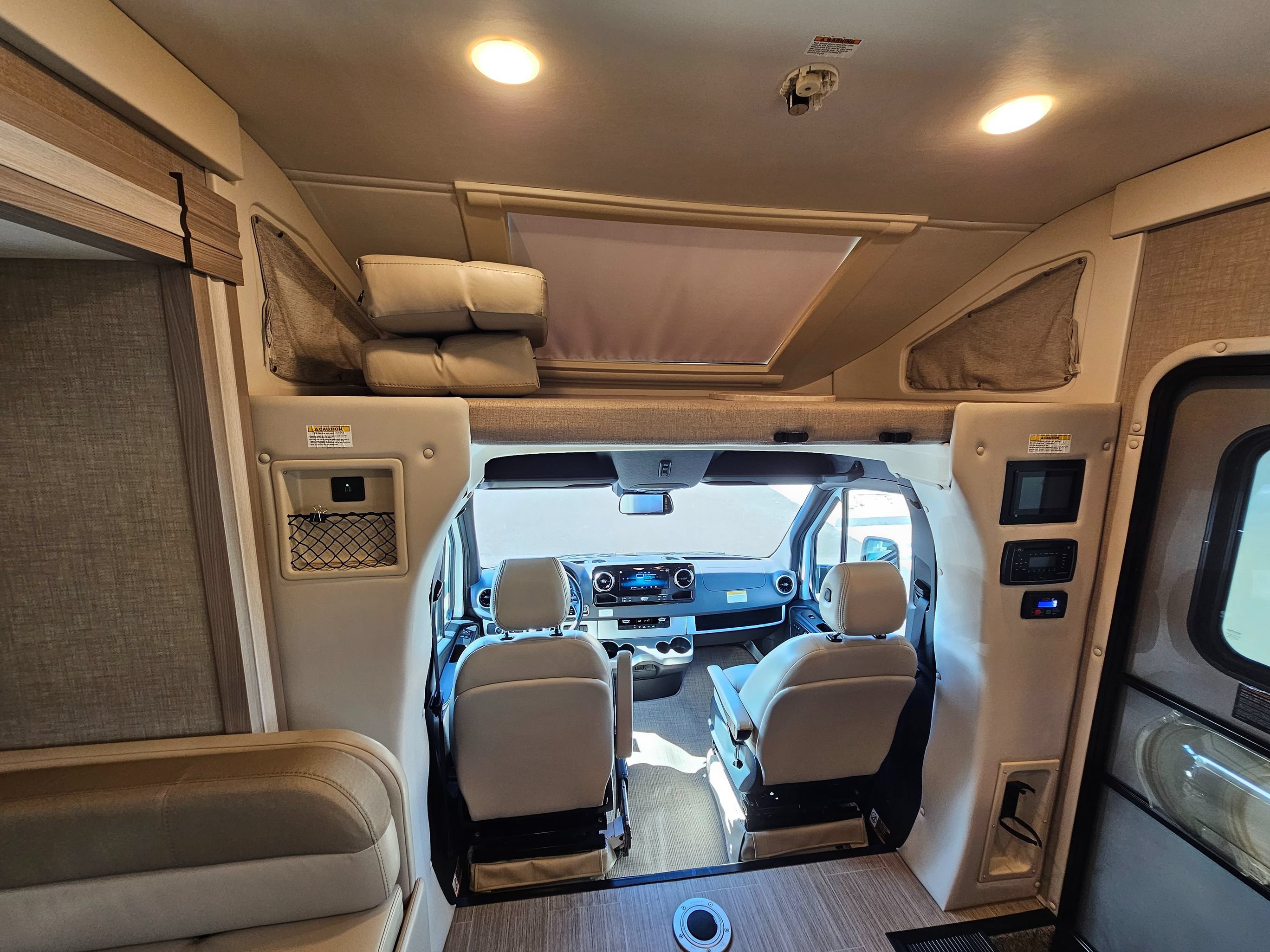 Used 2022 Mercedes-Benz Sprinter 3500 w/ Acoustic Package image 65