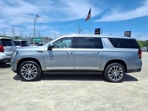 New 2026 GMC Yukon XL Denali w/ Denali Reserve Package AWD/4WD image 4