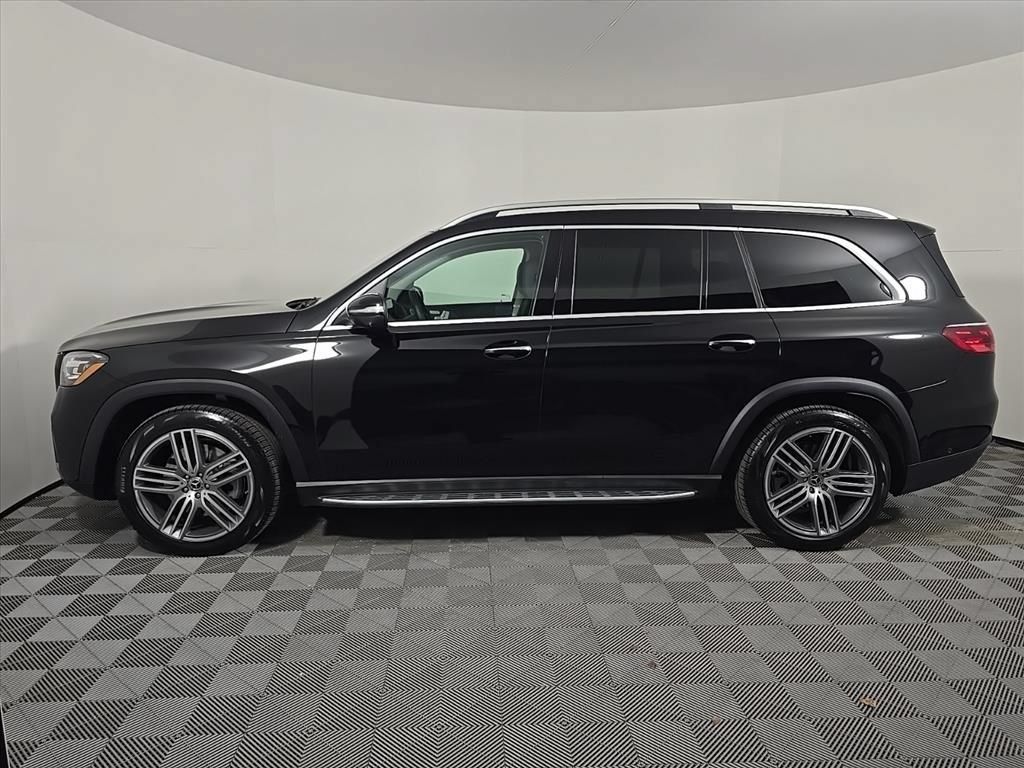 Used 2026 Mercedes-Benz GLS 450 4MATIC image 2