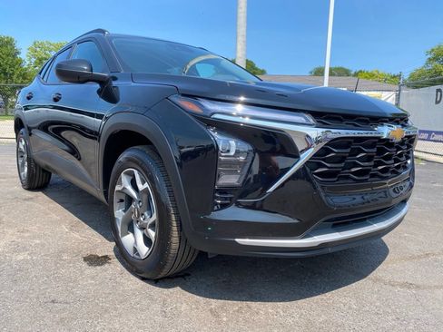 Used 2026 Chevrolet Trax LT FWD image 27
